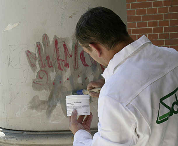 graffitientfernung-auf-einem-schulgebaeude-in-berlin-38-1.jpg